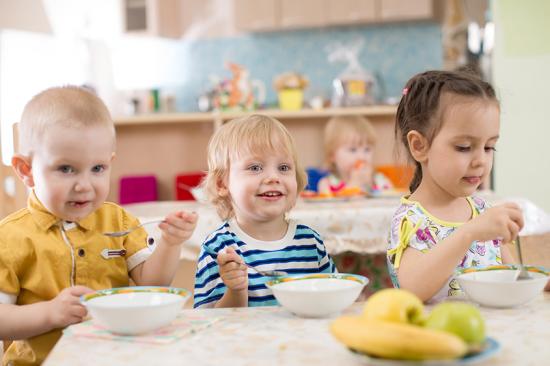 kinderen in de crèche